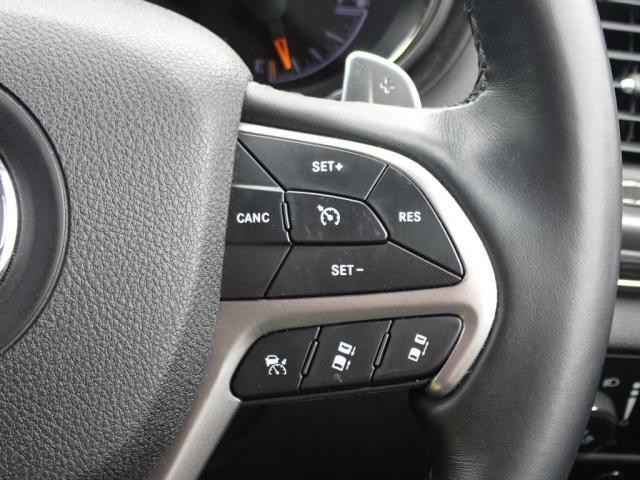 ロングドライブでも安心のアダプティブクルーズコントロール。