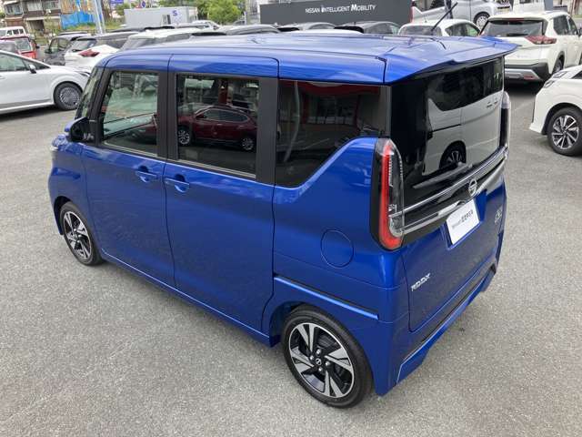 プライバシーガラスなので、中の荷物やプライバシーも保たれます。