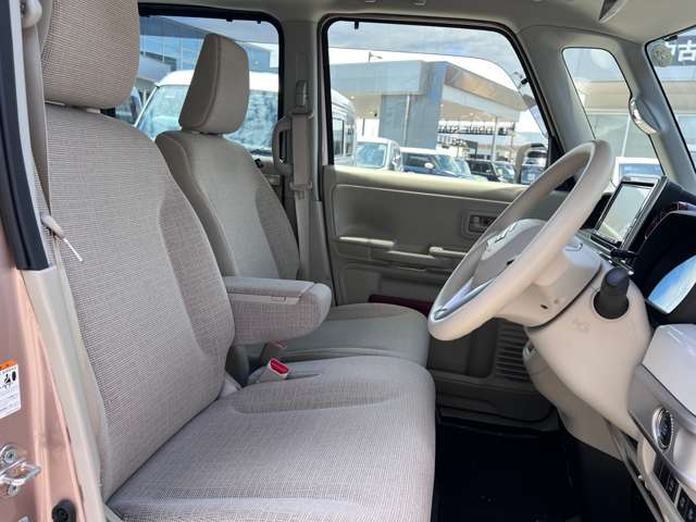 【充実した保証と質の高い整備】中古車は納車前の質の高い整備とメンテナンスが非常に重要です。幅広い保証はもちろん「新車感覚でお乗りいただける」よう、研修をうけた質の高い整備を納車前に実施しています☆