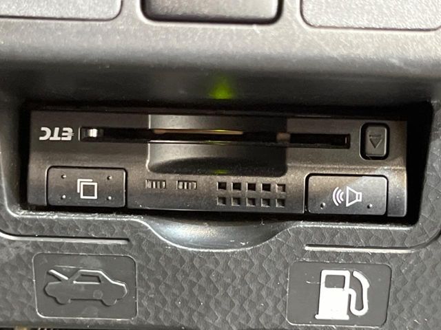 【ETC】高速道路の料金所をストレスなく通過！話題のスポットやサービスエリアに多い「スマートIC」利用時は必須のアイテムです。当店でセットアップを実施、ご納車当日からすぐにご利用いただけます！