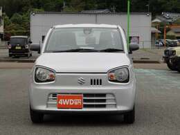 ■車体色：シルキーシルバーメタリック