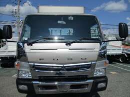 平成28年式　6月初度登録　三菱　キャンター　積載3.5トン　ワイドロング　全低床　6速AT　乗車定員：3名　4P10エンジンです！