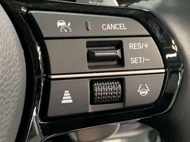 ホンダセンシング付きです！様々な安全装備と運転支援装置があなたを危険から守り運転の負担も軽減してくれます！操作は簡単ですので心配はしないで下さい。