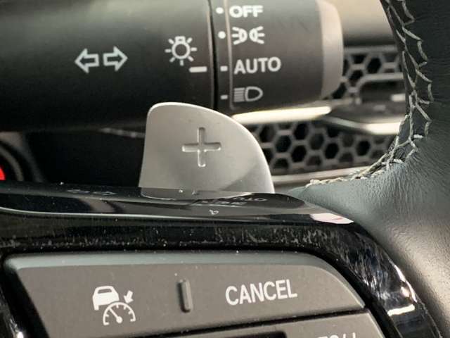 パドルシフトでマニュアル感覚の運転をお楽しみください！