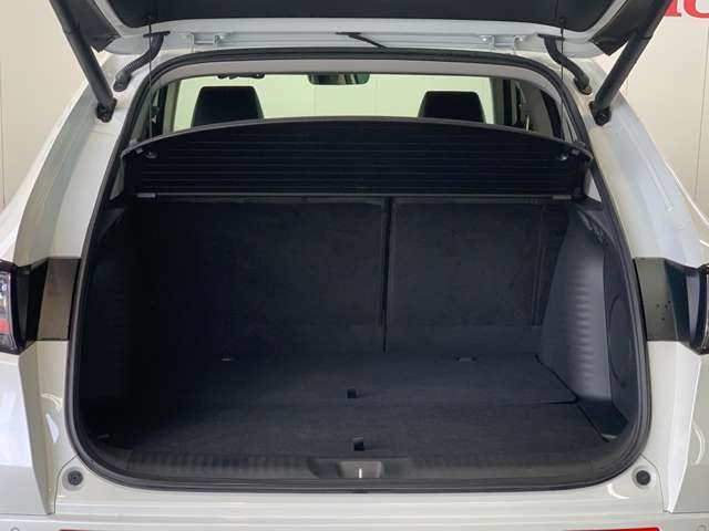 ラゲッジルームも広く、たくさんのお荷物が詰めます！