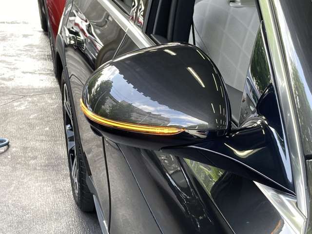 納車前整備も大きなポイントです。メルセデス・ベンツの定める厳しい基準をクリアしたお車のみご案内しております。さらにご安心して頂けるように納車整備はメーカー規定に基づき自社工場にて入念に行っております。
