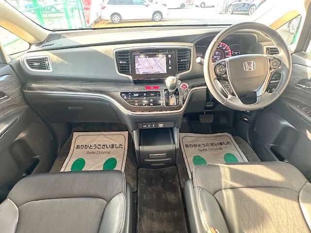 運転席廻りの画像です！操作スイッチ類も比較的に綺麗な状態です♪他に詳細画像をご希望の方はこちら！【1st@e-g-a.co.jp】へご連絡ください！