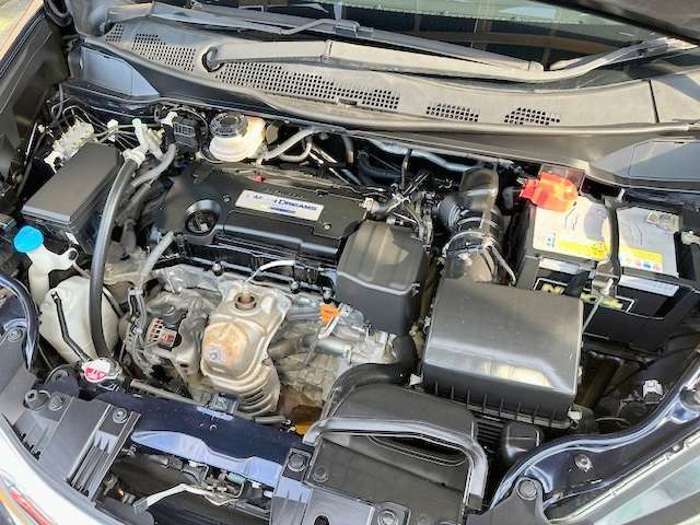エンジンルームの状態もキレイで機関も良好です！当社では仕入時に90ヵ所以上の点検項目の確認や試乗も実施してます！問題のない車両を店頭にて販売しております！