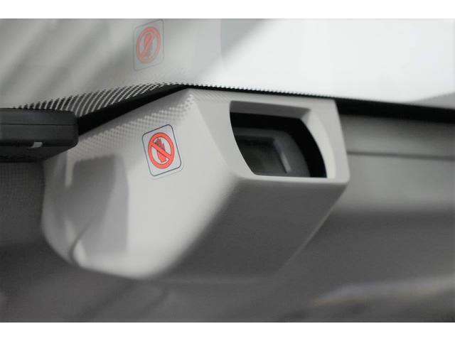 フロントガラスに取り付けられたステレオカメラがあなたの目となって危険から守ります☆彡