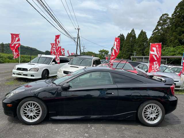 厳選した仕入れを行い、1台1台丁寧に作業を行ってます。