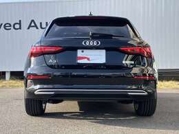 17AW　バーチャルコックピット　LEDヘッドライト　電動シート　リヤビューカメラ　アダプティブクルコン　サイド＆レーンアシスト　シートヒーター　コーナーセンサー　スマートフォンインターフェイス