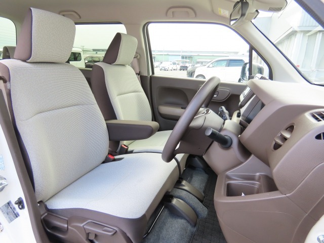 運転席の高さを変更できるので、体格に合わせた位置で運転できます！