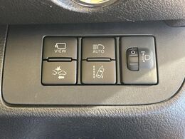 【トヨタセーフティセンス】走行中に前方の車両等を認識し、衝突しそうな時は警報とブレーキで衝突回避と被害軽減をアシスト。より安全にドライブをお楽しみいただけます。