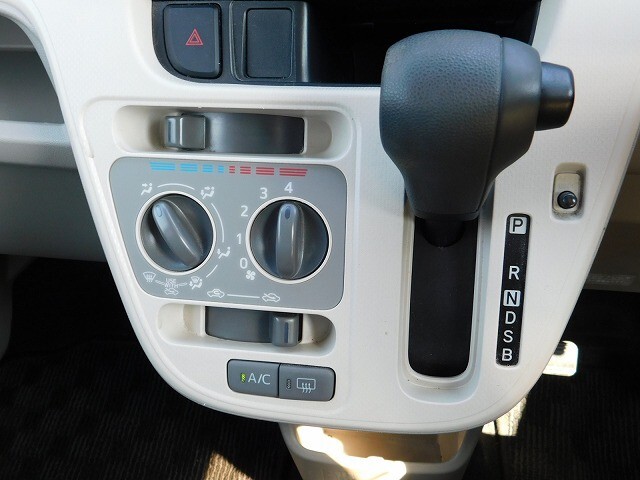 シフトレバー、ACです。