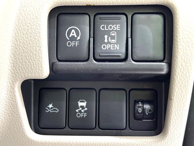 【パワースライドドア】スマートキーや運転席のスイッチでスライドドアの開閉が可能♪電動だから力を入れてドアを開ける必要が無く、小さいお子様でも、重い荷物を持っている時もラクに開け閉めできます♪