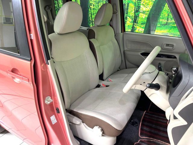 運転席シート廻りは使用感も少なく、良好な状態となっています。丁寧に使われていたことがよくわかりますね。