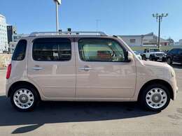 右サイドビュー