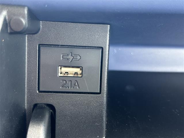 気になる車はすぐにお問い合わせください！画面右側の0066から始まる無料ダイヤルからお問い合わせ下さい！専門スタッフがお車のご質問にお答えいたします！