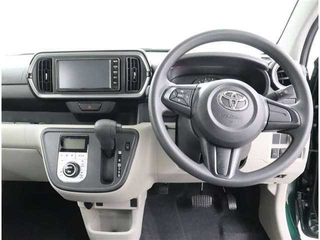 運転席のハンドル・シートは高さ調整が可能です