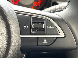 【アダプティブクルーズコントロール】高速道路での長距離走行が楽に！！自動で速度を保つクルーズコントロールが、衝突軽減システムと連携し、前方の車両を感知して車間を保つように速度調節してくれます！！