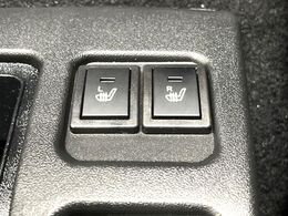 【シートヒーター】寒い日に重宝するシートヒーター！エアコンより早く温まってくれるので寒がりの人も安心ですね♪エアコンの温風は乾燥するから苦手、という方にもをおすすめです。