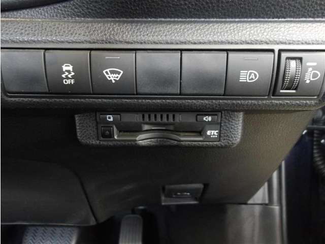 ETC車載器付きです。高速道路の料金所もスムーズに通過できます。