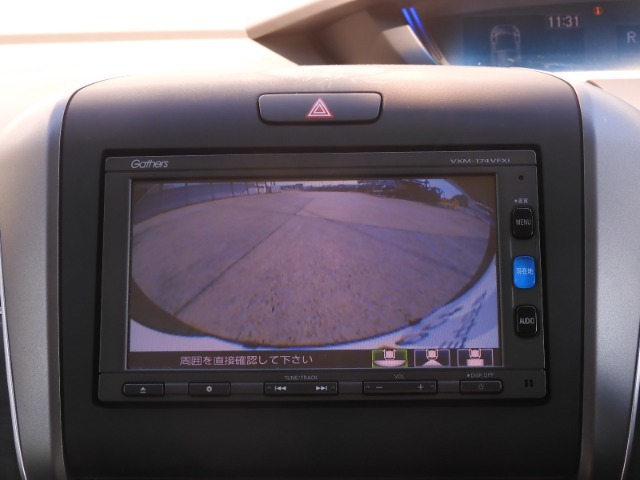 ◆バックカメラ◆リバースにするだけで映ります、後方の安全確認や、狭い駐車場での車庫入れ、雨の日や夜間など視界の悪い時に便利です！安全にバックする為には欠かせない装備です。