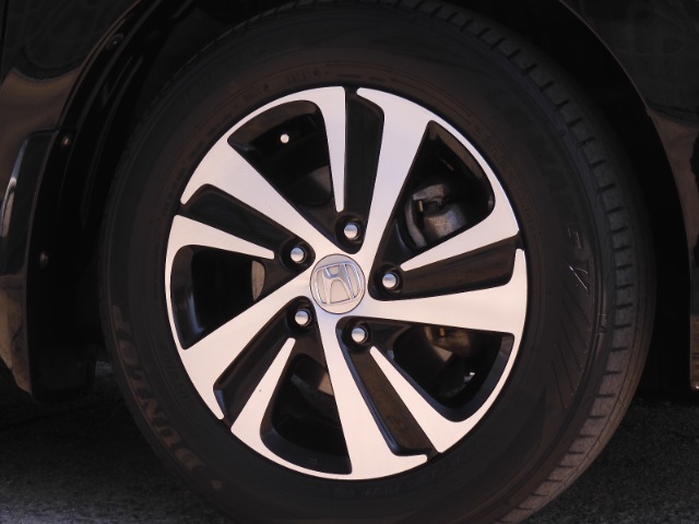 ◆アルミホイール装着車です！これで足元まわりもおしゃれにきまります！