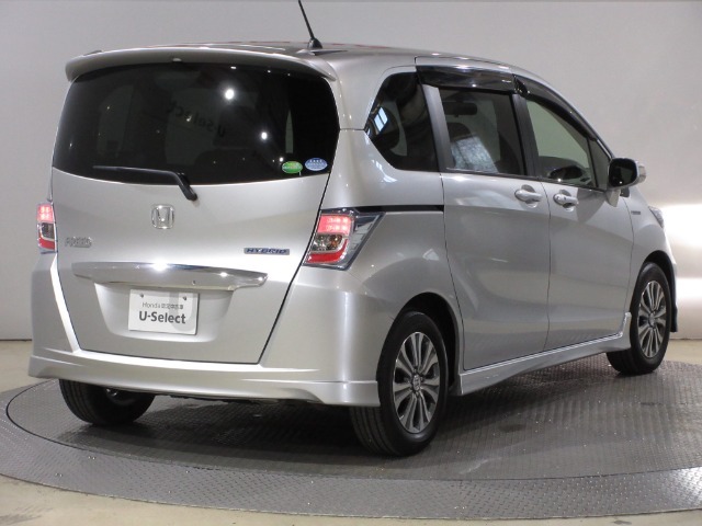 ボディクリーニング後、愛車をピカピカの状態へ保護するコーティング「ブライトパック」がおススメです！水垢がつきにくく、手入れがしやすくなりますよ！いつも愛車をきれいにしておきたい方におススメです。