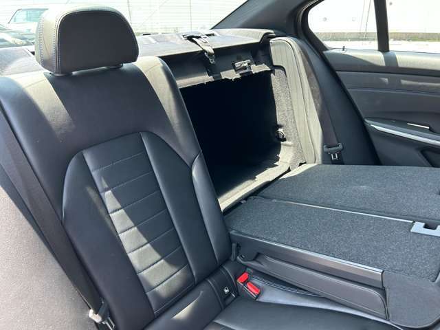 LIBERALAでは多種多様の車種をご用意させていただいております。お客様がご納得いくまで、そのお車の持つ特性を五感すべてで感じ取っていただける場をご提供します。