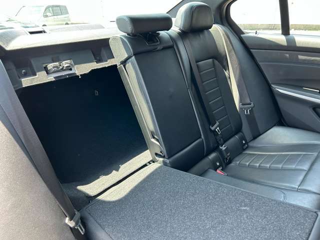 ご遠方の場合でも、下取り車両の金額を概算でお出しすることは可能でございます。車検証をお手元に、走行距離をご確認の上お問い合わせくださいませ。
