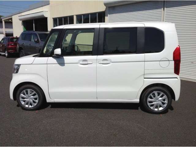 【保険】自動車保険のスペシャリストがお客様の立場になってお客様に最適な自動車保険のご提案や万が一の時の事故対応にあたりますので、ご安心ください。