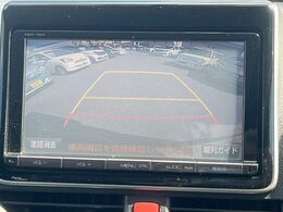 【バックカメラ】駐車時に後方がリアルタイム映像で確認できます。大型商業施設や立体駐車場での駐車時や、夜間のバック時に大活躍！運転スキルに関わらず、今や必須となった装備のひとつです！