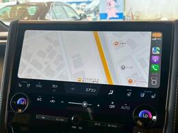 【14インチディスプレイオーディオ】ナビ機能に加えて、フルセグテレビやブルートゥース接続、スマートフォン連携（アップルカープレイ）など多彩な機能を併せ持っており、インパネ周りがすっきりしてますね！