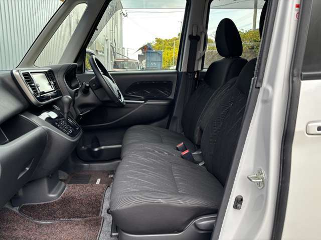 助手席もゆったり座れます