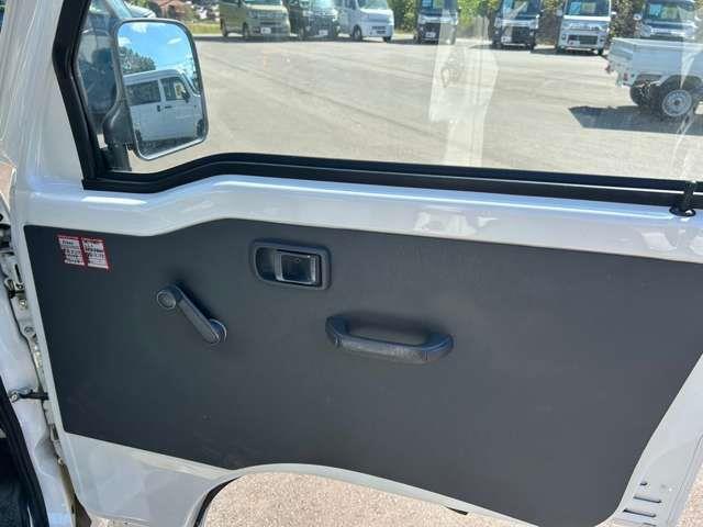 【すべて当社にお任せ】軽トラ軽バンのことならミニクスへお任せください！車販売だけでなく、買取、車検、点検及び修理、板金、塗装、任意の自動車保険、事故対応、レンタカー等、すべて対応可能です！