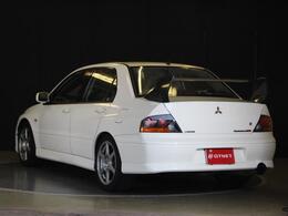 恐れ入りますがご来店前に電話かメールでご来店日の予約をお願い致します。展示スペースが小さい為に少し離れたバックヤードにて在庫車を保管していてすぐにご覧頂けない可能性があります。