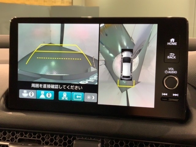 全方位モニターがついています！　車の周囲を360°安全確認できるので、普段の駐車はもちろんの事、縦列駐車や幅寄せの際にも活躍してくれますよ。