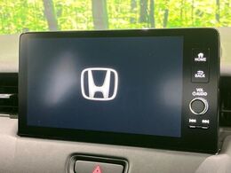 【9インチ　ホンダコネクトディスプレイ】視認性の高い大画面ディスプレイでナビの使用や、お持ちのスマートフォンと連携したbluetoothでの音楽再生が可能です♪
