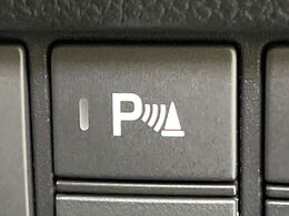 【クリアランスソナー】バンパーに付いたセンサーが障害物を検知！一定の距離に近づくとアラートで教えてくれます♪狭い駐車スペースや車庫入れ時も安心ですね☆