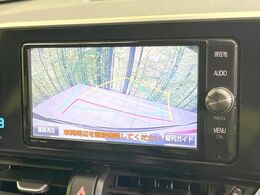 【バックカメラ】駐車時に後方がリアルタイム映像で確認できます。大型商業施設や立体駐車場での駐車時や、夜間のバック時に大活躍！運転スキルに関わらず、今や必須となった装備のひとつです！