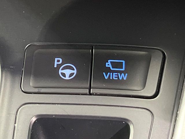 【駐車支援システム】駐車スペースを検知し、スムーズな駐車をアシスト。狭いスペースへの駐車など、駐車に自信の無い方におすすめの機能です♪