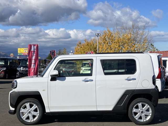 カーナビ・ETC・エンジンスターター・ドライブレコーダーなど、ご希望にお応えできるよう、オプション多数取り揃えております。おクルマのことなら何でもお任せください！