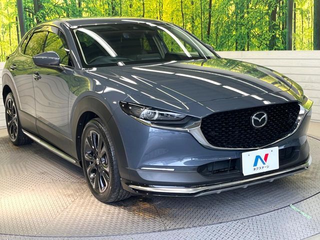 大好評のボディコーティング「弾スプラッシュコート」もご納車までに施工可能。通常のガラスコートと異なる、耐久年数6年の無機質ガラスコーティングが、ボディをキレイな状態に保ってくれます。