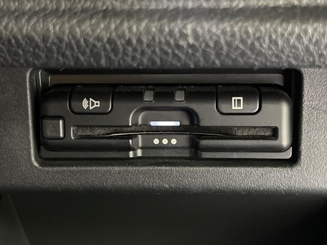 【ETC】高速道路の料金所をストレスなく通過！話題のスポットやサービスエリアに多い「スマートIC」利用時は必須のアイテムです。当店でセットアップを実施、ご納車当日からすぐにご利用いただけます！