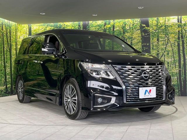 大好評のボディコーティング「弾スプラッシュコート」もご納車までに施工可能。通常のガラスコートと異なる、耐久年数6年の無機質ガラスコーティングが、ボディをキレイな状態に保ってくれます。