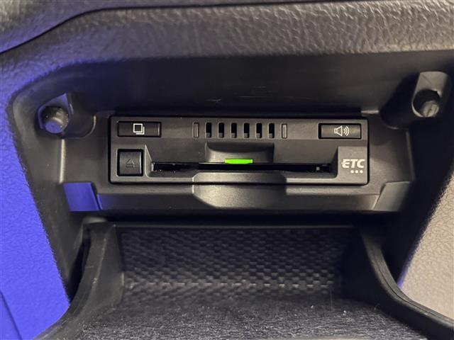 気になる車はすぐにお問い合わせください！画面右側の0066から始まる無料ダイヤルからお問い合わせ下さい！専門スタッフがお車のご質問にお答えいたします！