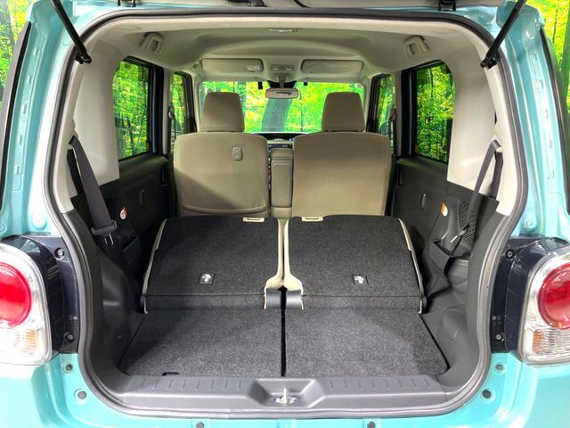 普段のお買い物や通勤、送迎等に十分な荷室スペースを確保しております。セカンドシートを倒すと、大きな荷物の積載も可能です♪