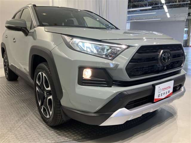 【LEDヘッドランプ】　消費電力の少ないLEDヘッドランプを採用。夜道を明るく照らしてくれます♪フォグランプ付きで霧などにも大活躍しますよ☆