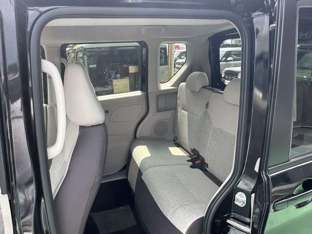 ★5年間新車保障★初度登録から5年間の新車保証が含まれています。長期間、安心してお乗り頂けます！保障費用は支払総額に含まれています！遠方のお客様は保証継承後、お近くのディーラーにて保証が受けられます！